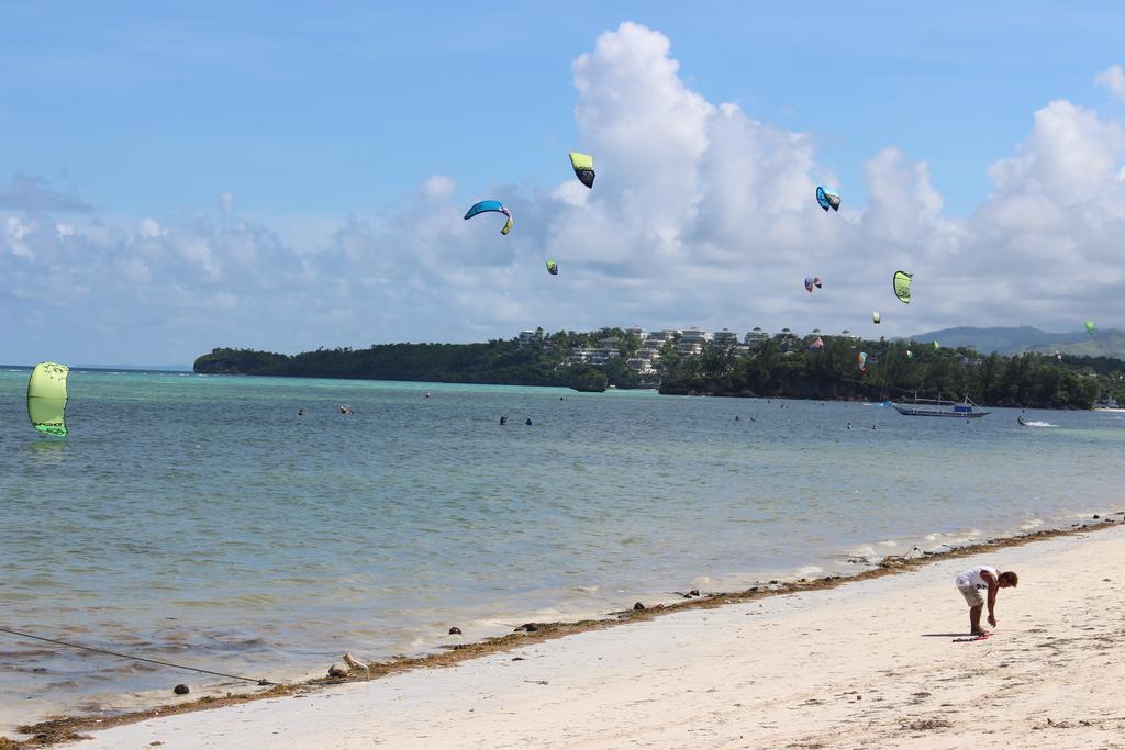Surfers Home Boracay Balabag  Exterior foto